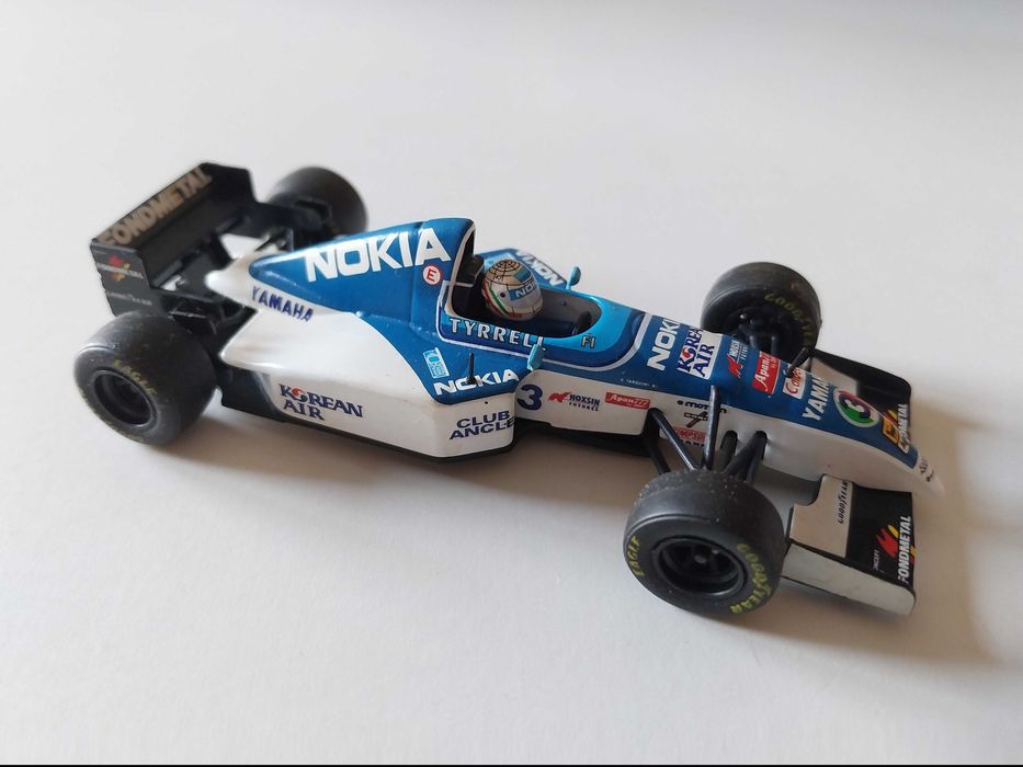 miniatura 1/43 TYRRELL 023 Gabriele Tarquini (1995) | edição Onyx