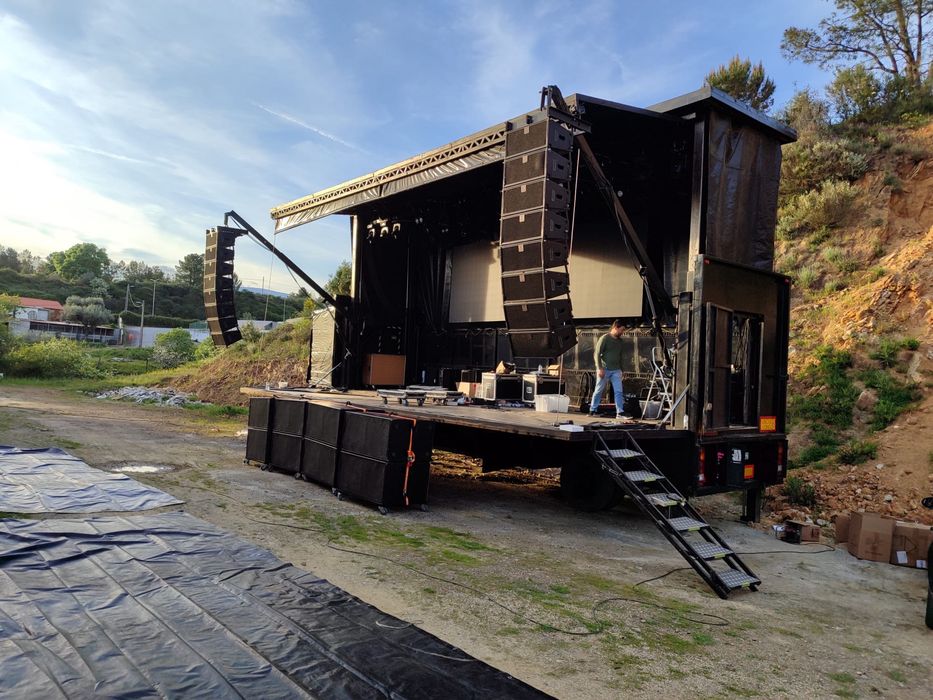 Aluguer camioes palco e som e luz