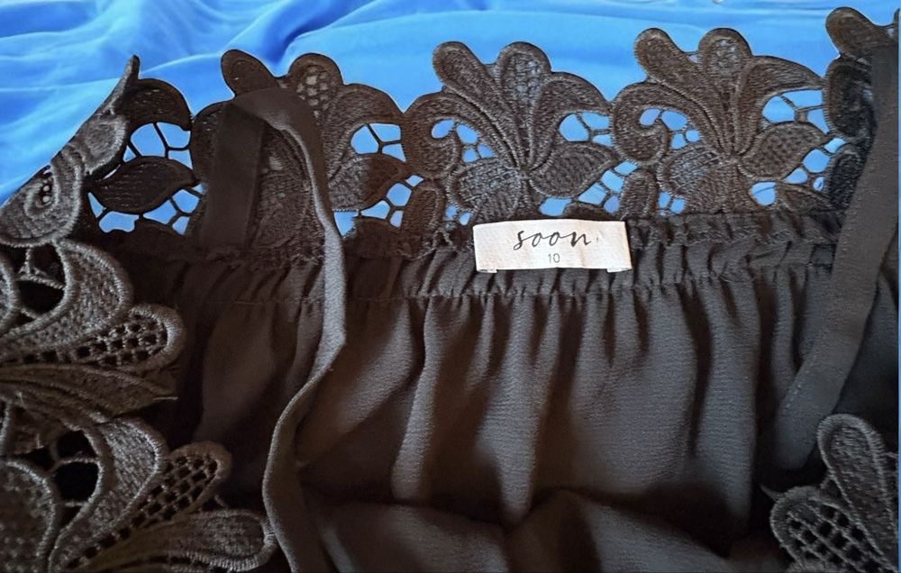 Czarna bluzka hiszpanka z koronką Soon, r. 38/40