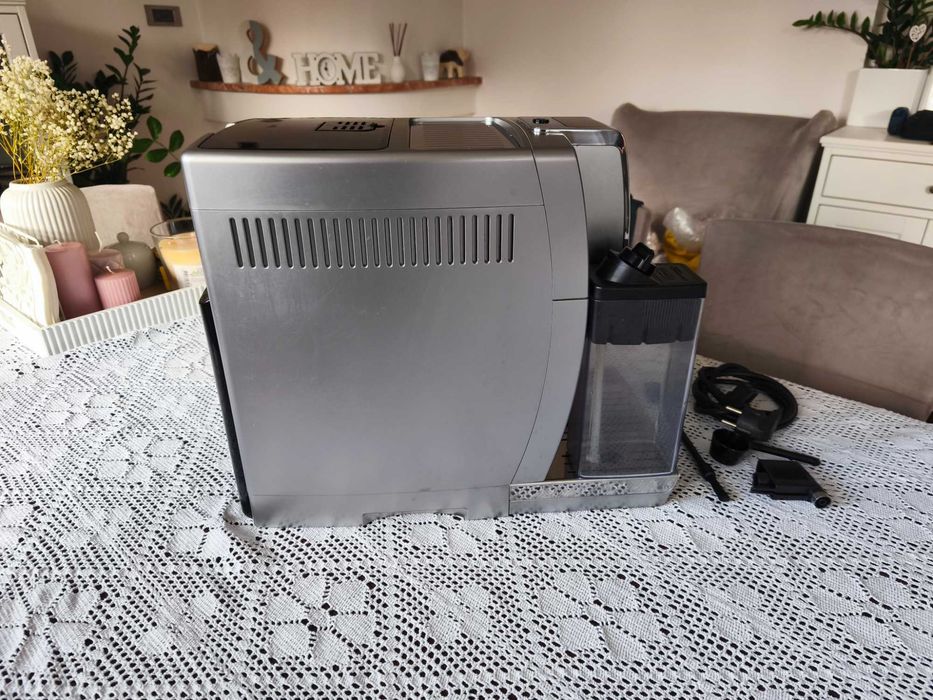ZADBANY Ekspres DeLonghi Dinamica LCD | Niski Przebieg | Full Zestaw