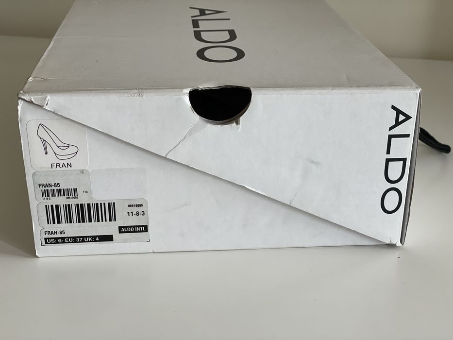 Sapato de salto dourados, Tamanho 37