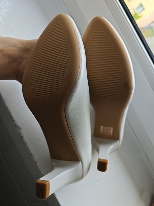 Buty na obcasie rozm37