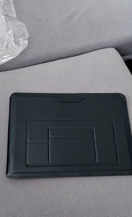 Pokrowiec na macbook case etui czarne nowe podstawka