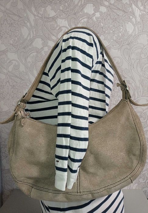 Женская сумочка на плечико