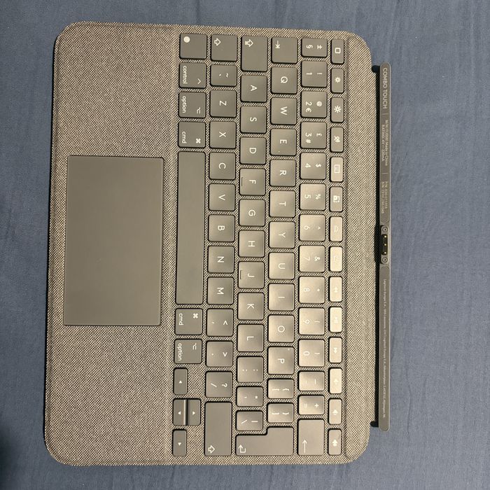 Etui Logitech Combo Touch do iPad 10. / 11. Gen (A16) stan BDB, PL