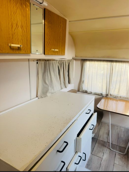 Roulote com cama de casal