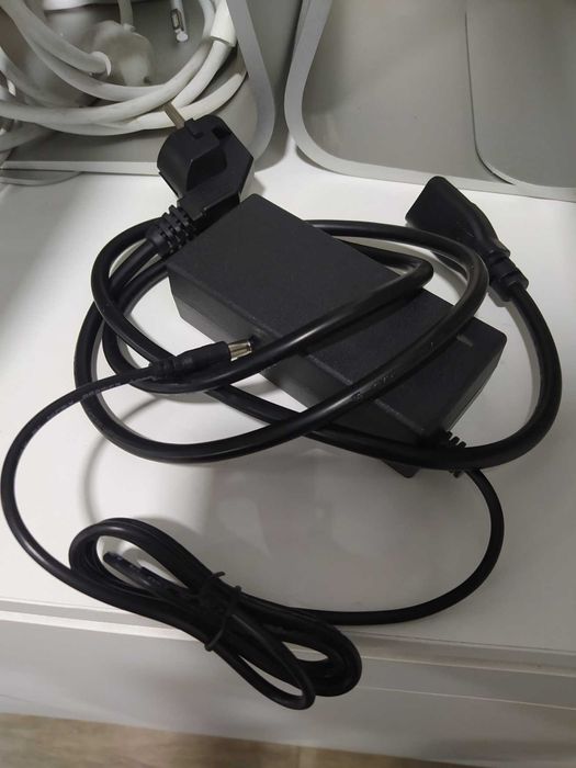 Switch Safire SF-SW0604POE-60 POE 2x 10/100M Uplink + 4x POE 10/100 Port Ideal para CCTV em bom estado