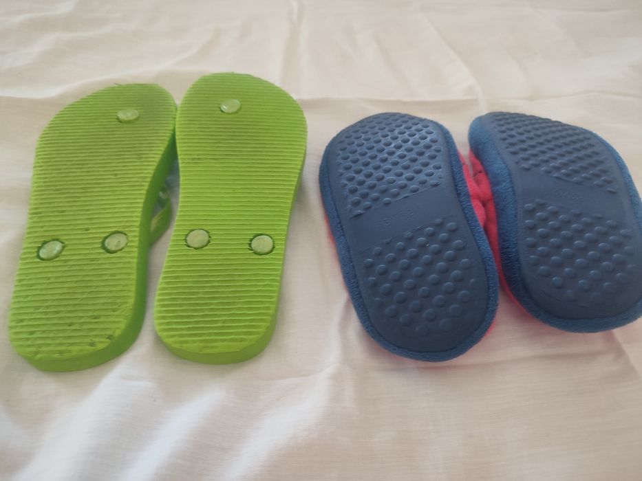 Chinelos 2 pares