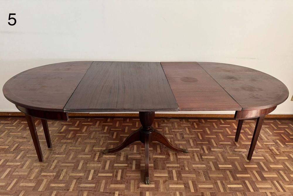 Mesa de jantar clássica com 6 cadeiras em madeira maciça