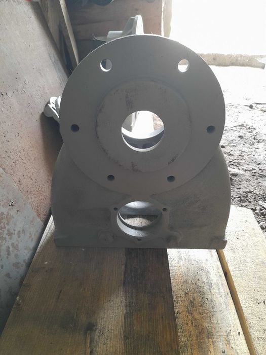 Korpus zwolnicy prawy ursus c-360