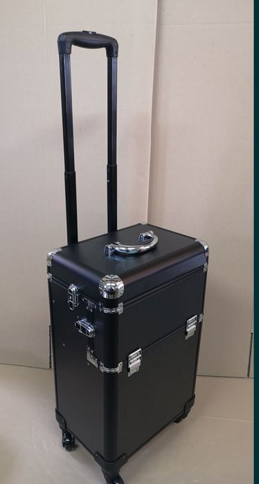 Kufer kosmetyczny na rolkach duży