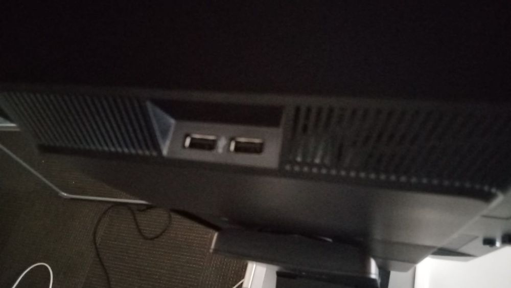 HP EliteDisplay E221c