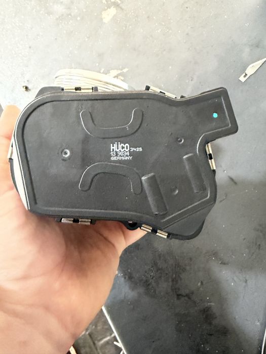 Продам дросельну заслонку