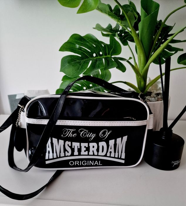 Torba na ramię lakierowana"Robin Ruth".