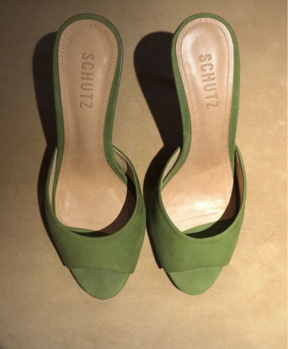 Sandalias/Mules SCHUTZ verdes tmn 37