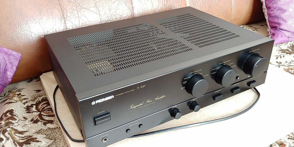 Wzmacniacz Pioneer A-449 młodszy "brat" kultowego A-400