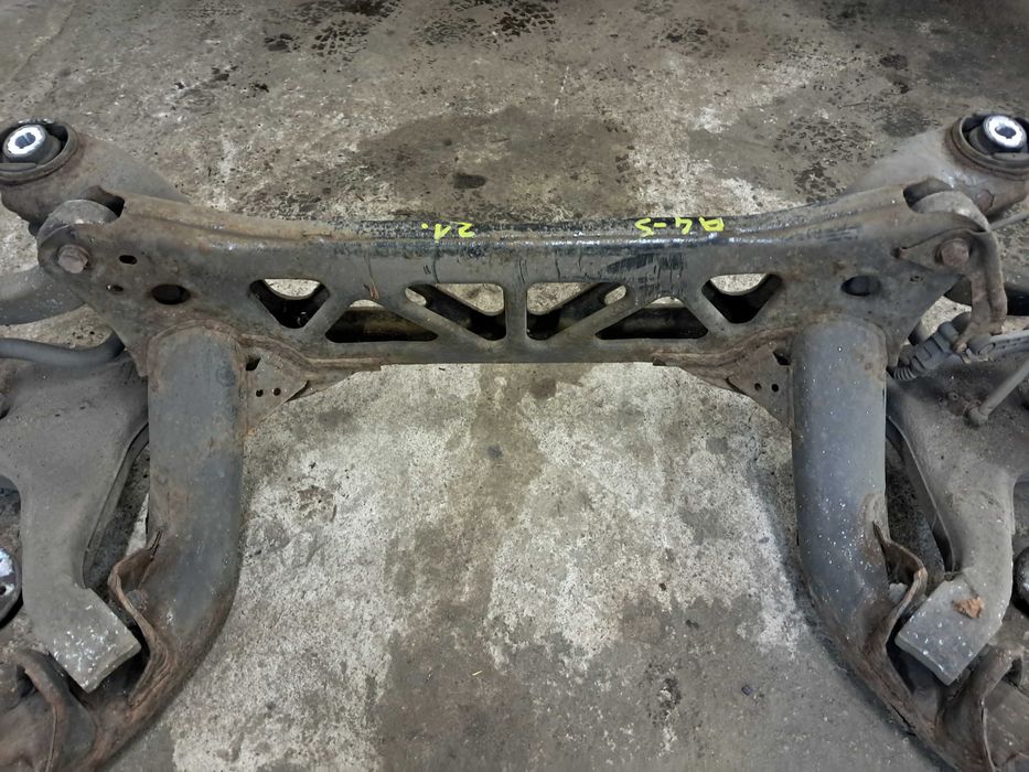 AUDI A4 B8 belka sanki wózek kołyska zawieszenia tył tylna kompletna