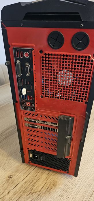 Komputer stacjonarny i7 R9 290X 8gb 750w