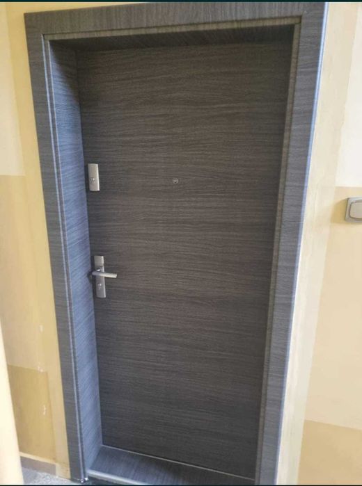 Drzwi wejściowe ocieplone do mieszkań i bloku z montażem