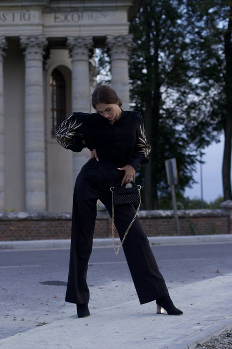 Лляна блузка з вишивкою колосків