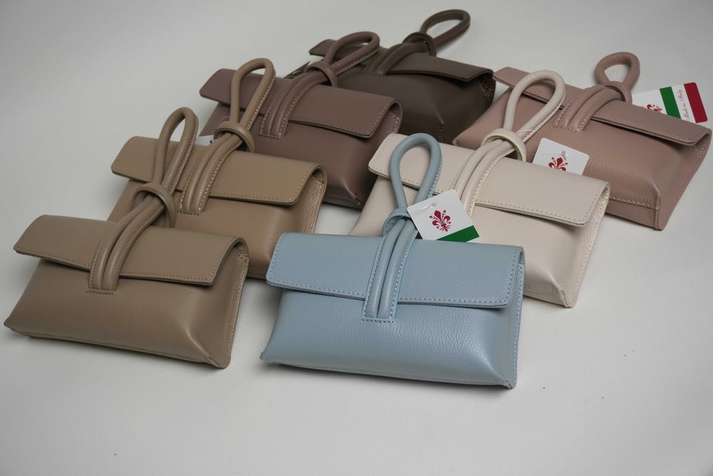 torebka z pentelką vera pelle skóra listonoszka niebieski błękit beż