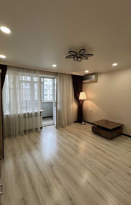 Квартира с ремонтом мебелью и техникой на Котовского!