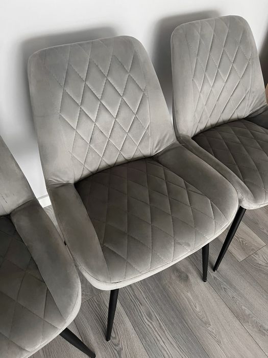 Conjunto de 4 cadeiras cinzentas
