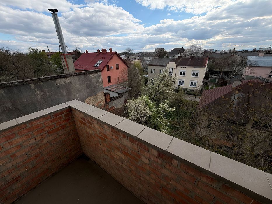 Продаж 2-кімнатної квартири в новобудові, центр Стрия