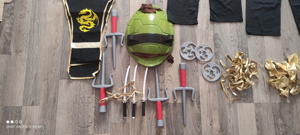 Детский костюм 2 - а шт на вырост