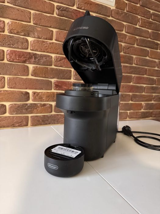 Кавоварка Nespresso Vertuo POP Black