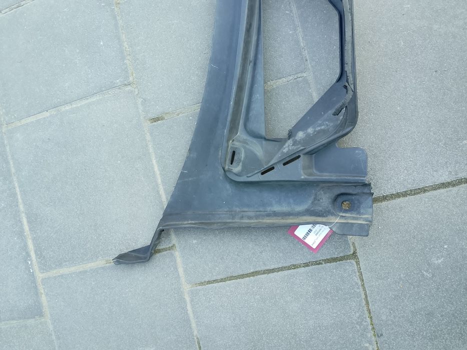 Жабо Пластік під лобове скло Tesla S 2012-2016 1008976-00-c