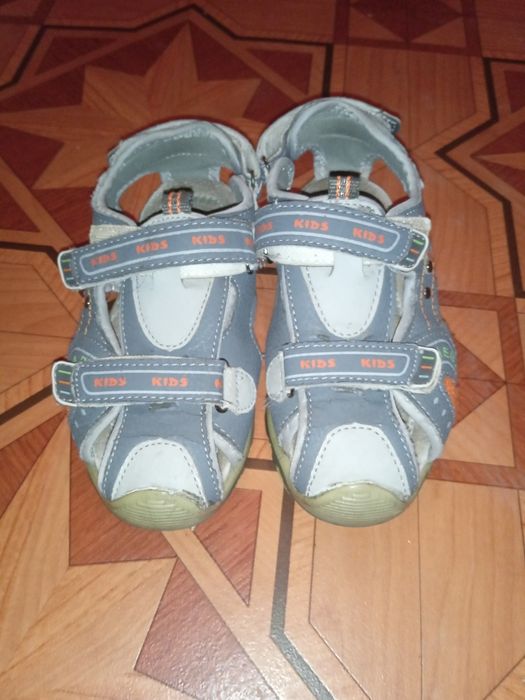 Віддам взуття  дитяче