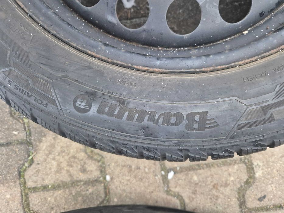 4 x opony zimowe  barum 205/55/16 komplet opon