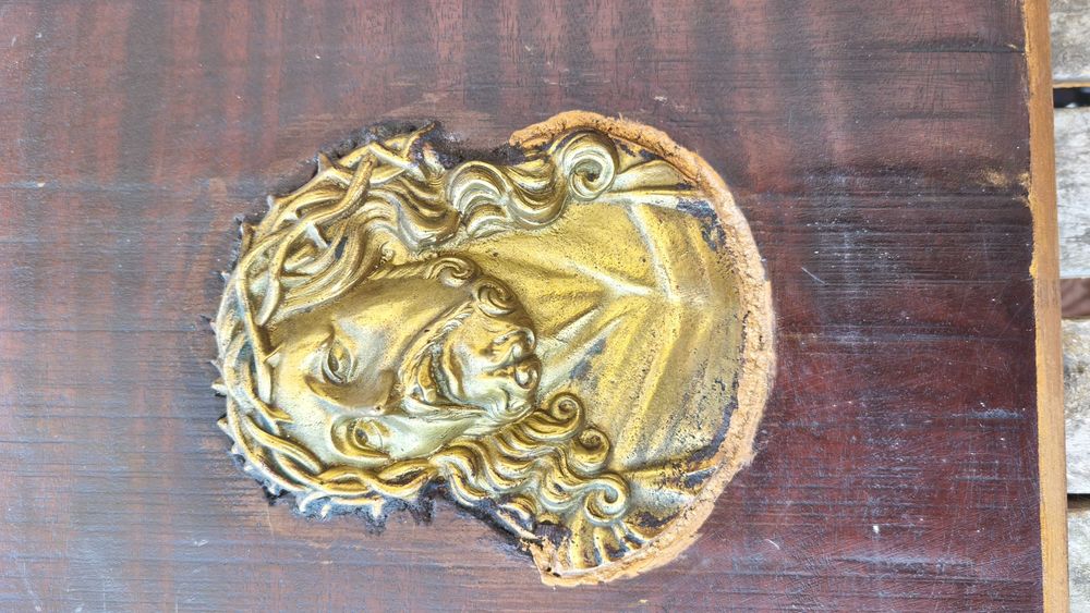 Jesús Cristo, imagem em latão