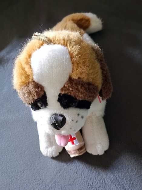 Maskotka przytulanka szczekający pies Bernardyn
