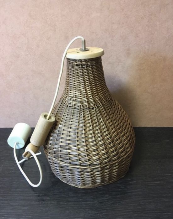 Zwis lampa piaskowy klosz wiklinowy