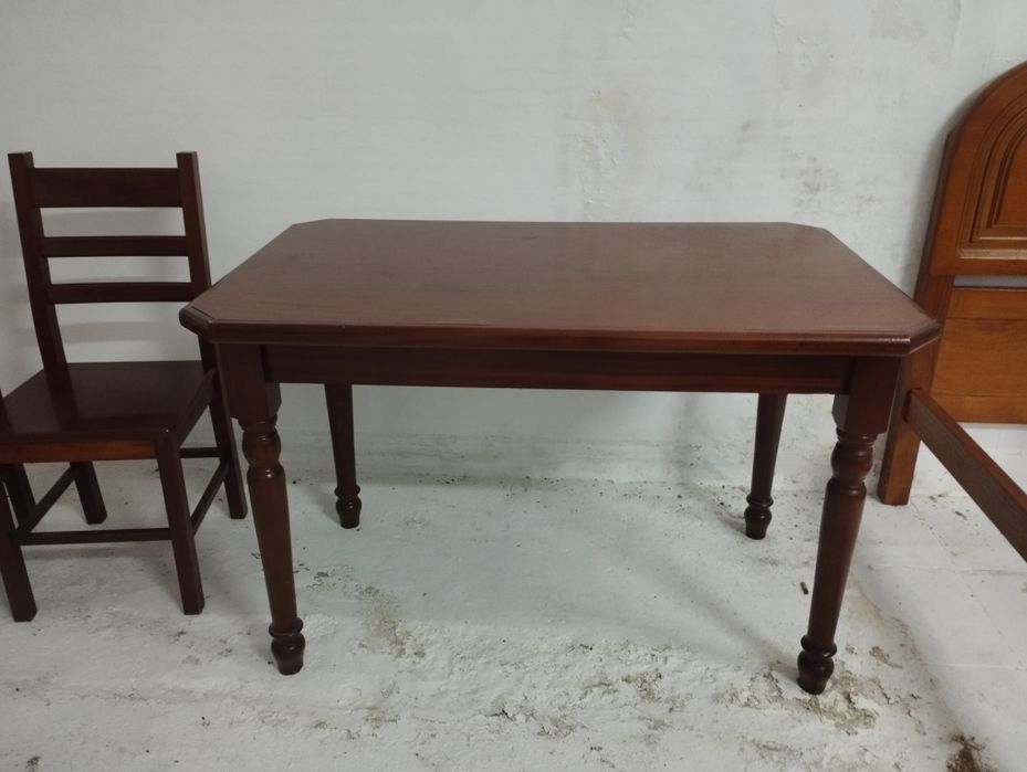 Carrinho de chá,mesa e armário