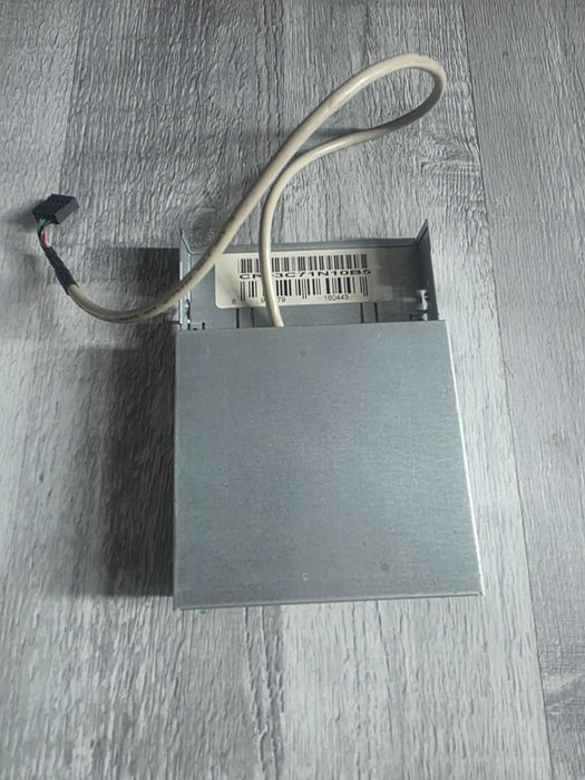 Czytnik kart pamięci do PC – wewnętrzny, złącze USB 2.0 (montaż 3,5")