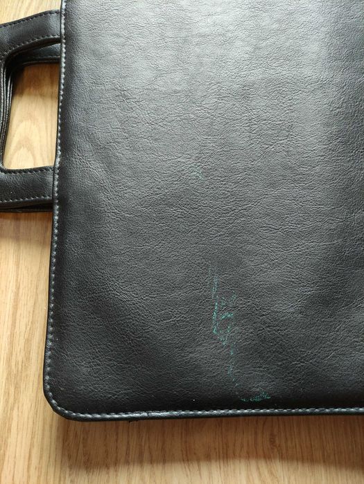 Czarna aktówka ze skóry ekologicznej