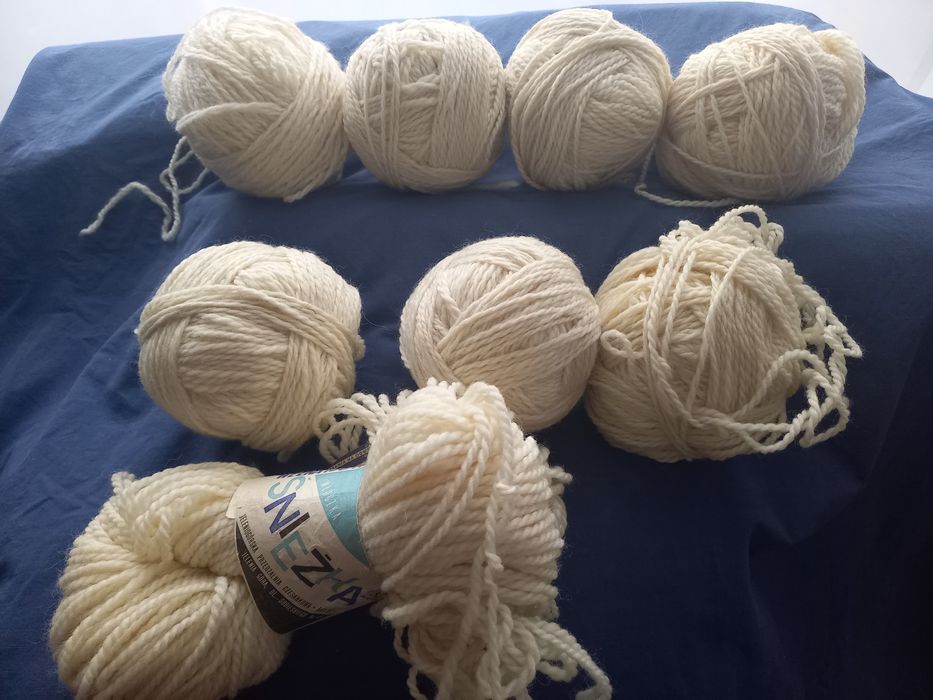 Włóczka wełną 100 % 80 dkg