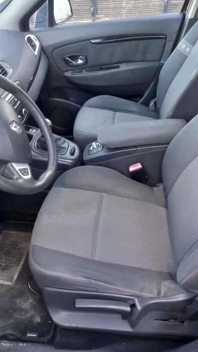 RENAULT Grand Scenic
