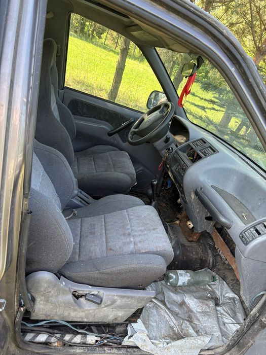 Nissan terrano 2 2,4 na czesci