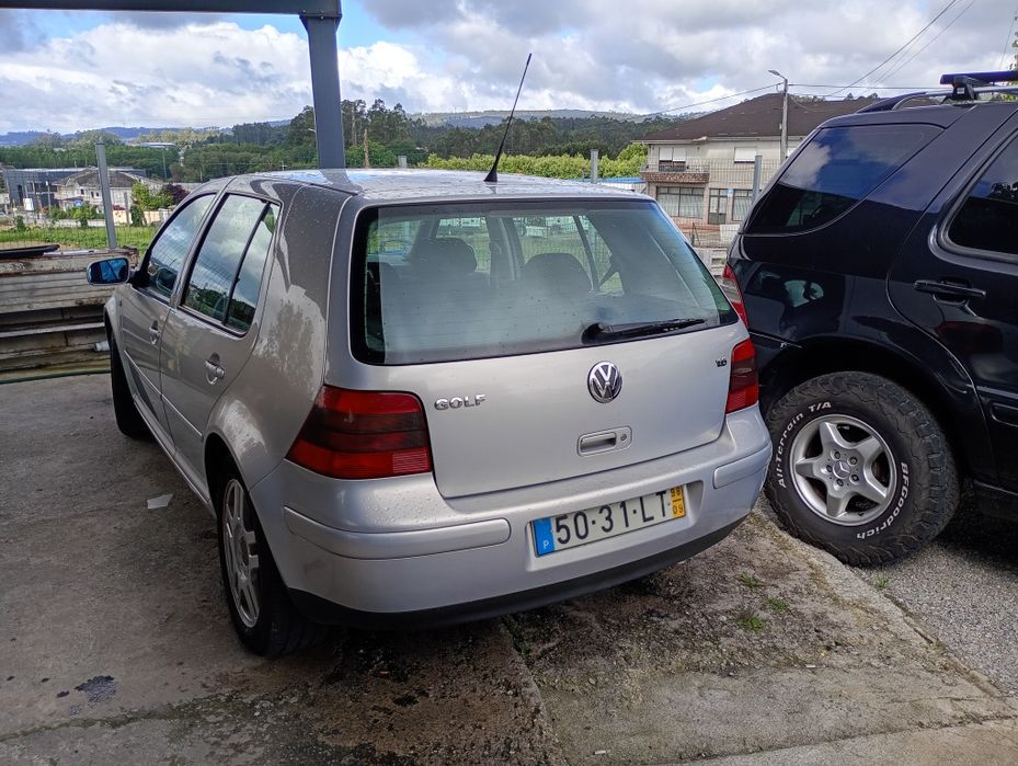 Volkswagen- golf -4 .