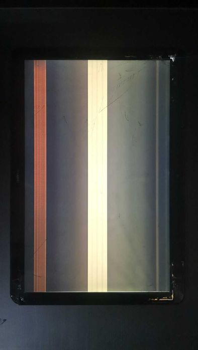 Продам планшет HUAWEI MediaPad T5 AGS2-L09 битый экран.