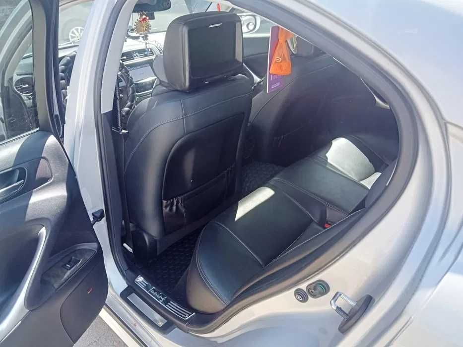 Lexus is 250 AWD 2011г.в.