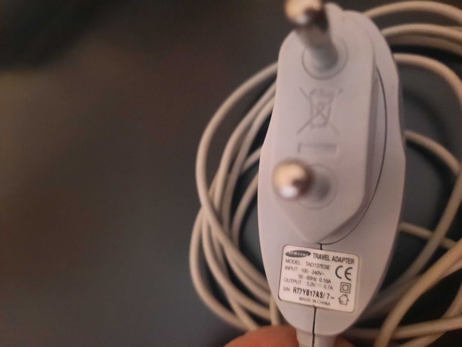 carregador de telemóvel