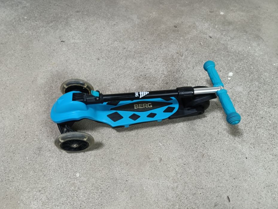Vendo bicicleta de menina + trotinete