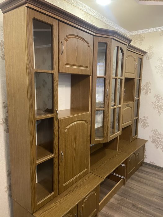 Продам стінку в вітальню