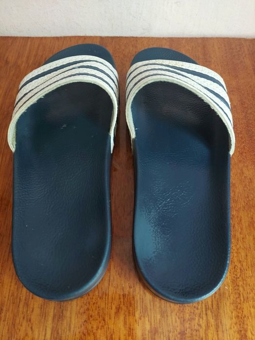 Шлепанцы тапочки фірми adidas оригінал

Стан хороший 

Made in Italy