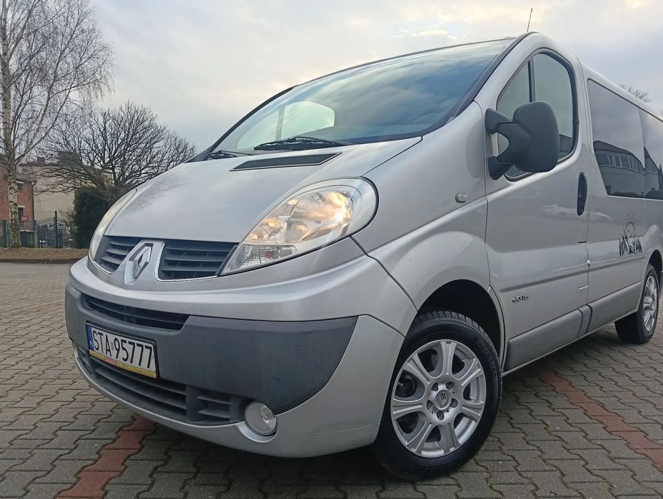 Renault Trafic Bezwypadkowy Serwisowany Passenger Automatyczna Klimatyzacja 8 miejsc